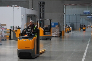 « Le projet d’implantation d’une plateforme logistique dans le e-commerce à l’estampille d’un leader international européen à Sens n’est pas encore arrêté. La décision sera connue courant 2021. En cas de réussite, ce sont des milliers d’emplois à la clé et un concept à vocation environnemental d’exception qui tomberaient dans l’escarcelle de Marie-Louise FORT et de Clarisse QUENTIN… ».