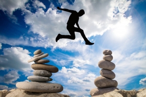« Prendre son destin en main nécessite de posséder une bonne dose de courage et de volonté en soi. Un mot résume cette attitude face à l’adversité de la vie : « oser ». Tentez l’expérience chaque jour pour optimiser votre parcours professionnel et…personnel ! ».