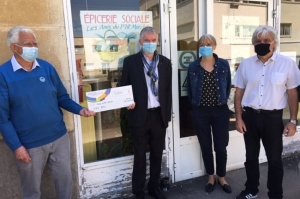« 89 projets d’associations en France et à l’international bénéficient du soutien de la Fondation du groupe EDF. Plusieurs se situent en Bourgogne Franche-Comté. Lancé en juillet dernier, le Fonds de solidarité COVID-19 doté d’un million d’euros favorise le développement d’initiatives dirigées vers le retour à l’école, à l’emploi et à l’essor de l’économie circulaire… ».