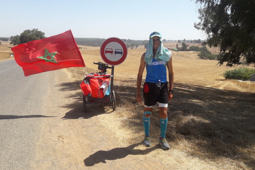 « Il devra s’armer de patience avant de se lancer dans ce long périple qui le mènera depuis Auxerre à Dubaï : Abder EL BADOUI reporte son départ au samedi 15 mai en attendant l’amélioration des conditions sanitaires… ».