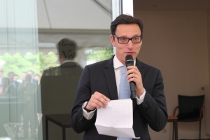 « Le nouveau président de la Chambre départementale des notaires de l’Yonne, Me Laurent TOPIN, sera épaulé d’un bureau très équilibré composé de huit professionnels. La liste a été présenté au soir de l’assemblée générale du 25 mai… ».
