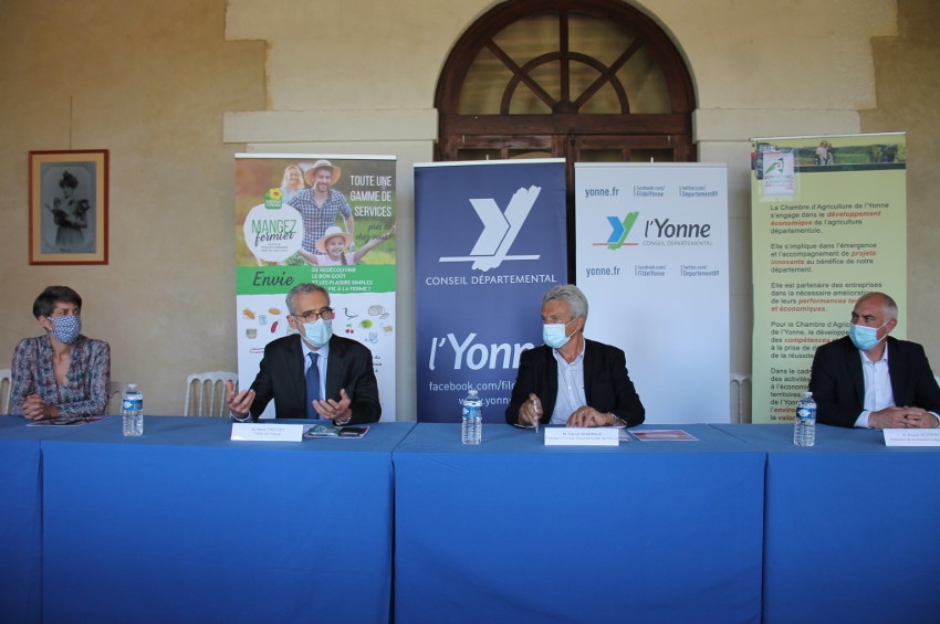  « Le portail départemental de l’alimentation de proximité est opérationnel depuis le 18 mai dans l’Yonne. Rejoignant ainsi d’autres départements de la région qui profitent déjà de cette précieuse plateforme numérique informative. Les officiels de notre territoire ont salué son lancement lors de la première conférence de presse en présentiel de l’après-11 mai… ».