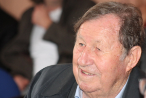 « Ils entrent dans le match pour soutenir la candidature d’Emmanuel MACRON à l’Elysée : Jean-Pierre SOISSON et Guy ROUX en première ligne d’attaque dans le futur comité de soutien auxerrois ! ».