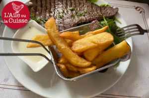 « C’est une chance pour les habitants ! « Le Cheval Blanc » renaît à Cerisiers et offre ainsi un galop d’animation gourmande pour les épicuriens qui aiment pousser les portes des auberges de l’Yonne… ».