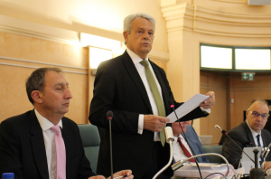 « Debout, à la tribune de l’assemblée départementale, Patrick GENDRAUD a dénoncé avec fermeté l’invasion du « dictateur POUTINE » en Ukraine. Une véritable déclaration de guerre aux libertés et à l’Europe. Tout en saluant le courage des Ukrainiens. « Ils pourraient être nous, nous pourrions être eux ! »… »…