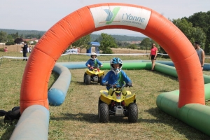« Pour les dates maintenues cette semaine, les activités seront adaptées aux sites et aux conditions climatiques en vigueur. Mais, le programme sera amputé de deux jours. La surveillance sera accrue jusqu’au terme de la manifestation portée par le Conseil départemental de l’Yonne le 09 août… ».