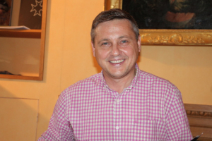 « A Vaux comme dans les 28 autres localités de l’Auxerrois, Crescent MARAULT joue les pédagogues pour expliquer à la population le contenu du Projet de Territoire 2021/2031… ».