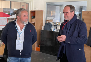 « Profitant de son passage à Montholon où il a visité l’industriel « TPMS » et a discuté avec son dirigeant, Fernando DIAS GONCALVES, Thierry CADEVILLE, président de la CCI de l’Yonne, a délivré quelques nouvelles intéressantes sur la crise énergétique et les besoins de recrutement… ».