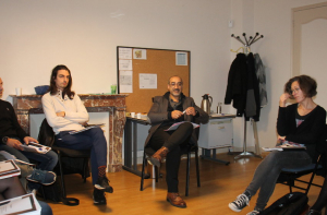 « Radouan GSSIR, directeur de la MILO de l’Avalonnais et du Tonnerrois (au centre), évoque la pertinence du prochain « Forum des Métiers », organisé au lycée d’Eon à Tonnerre ce vendredi ; une manifestation ayant pour objectif de valoriser les milieux économiques de ce bassin d’emploi… ».