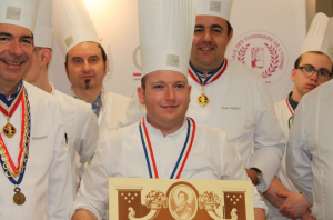 « Qui pour succéder à Julien BOUSQUET, dernier lauréat 2018 ? Une nouvelle édition du fameux défi culinaire permettant à de jeunes chefs de se distinguer se prépare pour l’automne 2022. Le CIFA de l’Yonne devrait accueillir le quatrième IRON COOK à Auxerre dans un an en novembre… ».