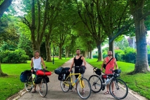 « Joindre l’utile à l’agréable sur les routes de France et les rendre plus propres : le défi qui occasionne le départ de trois jeunes Icaunais, Romain, Jordan et Loïc, vers l’Espagne à vélo ! Un défi sportif au nom de l’environnement et de la sauvegarde de la nature… ».