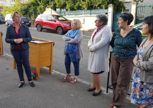 « L’ombre de l’ancien édile plane au-dessus du nouveau groupe constitué par les cinq membres de l’opposition municipale auxerroise dont Sophie FEVRE et Isabelle POIFOL-FERREIRA. Plus que jamais, les valeurs défendues autrefois par Guy FEREZ veulent être incarnées par la génération montante des jeunes loups de la gauche et du centre gauche… ».
