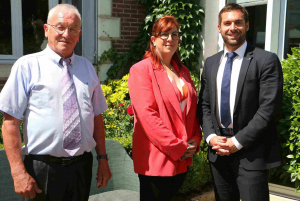 « Audrey LOPEZ, sur la deuxième circonscription, Daniel GRENON, dans la première et Julien ODOUL, candidat sur la troisième, défendront les couleurs bleu marine du Rassemblement National aux législatives. Objectif, faire le grand chelem dans l’Yonne. Est-ce vraiment réalisable ? ».