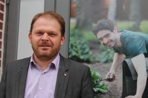 « Du pain sur la planche en cet automne 2017 pour Yannick VILLAIN, directeur de la MFR de VILLEVALLIER : les cycles préparant aux métiers agricoles et ceux de la restauration collective continuent de recevoir des demandes de la part de jeunes gens en quête d’orientation. Il en va de même chez les adultes qui suivent la formation continue… ».