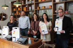 « La pause estivale n’est pas d’actualité pour les membres de la JCE d’Auxerre. Rendez-vous est pris ce vendredi 20 août avec l’animation « Tous les VINgt du Mois » dès 18 heures à la découverte des nectars du Clos de LESPRIT…Tandis que l’opération box menée avec le Centre E.LECLERC se poursuit place de l’Hôtel de Ville…».