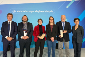 « Actualité riche dans le secteur des travaux publics ! La semaine spéciale qui présente les différentes formations et métiers de la filière se poursuit jusqu’au 18 novembre. A Paris, le président régional Vincent MARTIN a remis au nom de la FNTP un prix Coup de cœur à l’un de ses confrères… ».