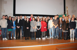 « Bronze, argent et or ont récompensé les apprentis de l’Yonne qui ont concouru à la 38ème édition du concours « Un des Meilleurs Apprentis de France » animé par un Marc LABARDE en pleine forme, soutenu par de nombreuses personnalités départementales dont Pauline GIRARDOT et Crescent MARAULT… ».