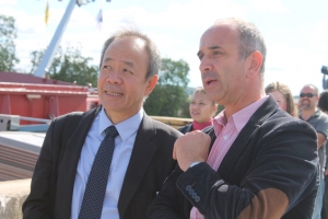 « Le développement d’échanges pédagogiques et culturels avec des pays du Sud-Est de l’Asie intègre les priorités stratégiques du groupe scolaire Saint-Joseph-la-Salle. L’occasion a été donnée pour le responsable du groupe, Marc BESANCENEZ, de pouvoir échanger avec l’ambassadeur du Vietnam, Nguyen THIEP, en visite dans l’Yonne. Un contact favorable pour accélérer le projet ? ».