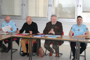 « Président de l’association des Cadets de la Gendarmerie nationale de l’Yonne, Francis CHOUVILLE a dirigé les travaux de l’assemblée générale ordinaire accueillie à Auxerre en présence du colonel Nicolas NANNI, commandant du groupement de la Gendarmerie nationale de l’Yonne… ».