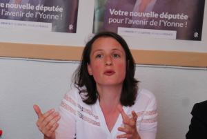 « Cinquante-et-une personnalités de la droite et du centre droit de l’Yonne sont les signataires du comité de soutien à la candidate des Républicains sur la première circonscription, Céline BAHR. Un appel des élus et des maires du territoire contre l’hégémonie des trois gros blocs politiques actuels. Une histoire fédératrice de famille gaulliste qui persiste… ».