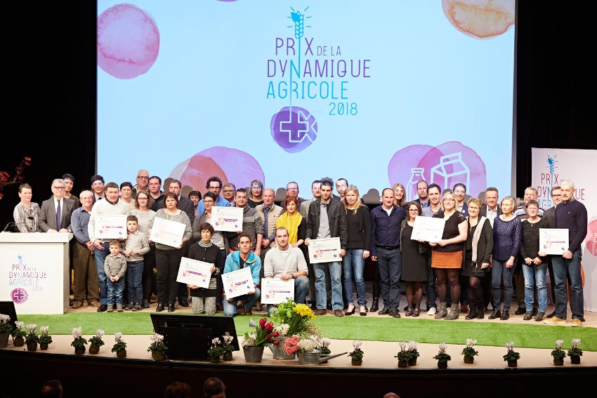 « Devant plus de 400 professionnels des filières agricoles et viticoles de Bourgogne Franche-Comté et du Pays de l’Ain, les huit lauréats des Prix régionaux de la dynamique agricole, soutenus par la Banque Populaire régionale, ont reçu une standing-ovation pour la qualité émérite de leur travail et leur implication à faire prospérer un secteur économique en proie à de sérieuses difficultés… ».