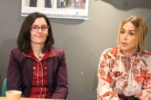 « Les deux élues de l’opposition Maud NAVARRE et Farah ZIANI demandent l’application de l’article 29 du Code général des Collectivités territoriales dans la gestion du remplacement du premier adjoint démissionnaire Gilles PEYLET. Procéder à une nouvelle élection de l’ensemble des adjoints à la Ville d’Auxerre serait selon elles la meilleure des éventualités si le maire choisissait Carole CRESSON GIRAUD comme première adjointe… ».