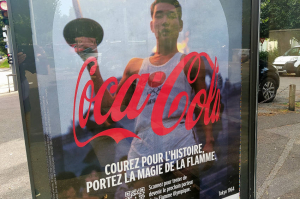 « C’est une évidence : les futurs Jeux Olympiques de Paris 2024 auront du «peps » et feront des bulles ! A commencer par celles qui s’affichent depuis plusieurs semaines sur les abribus d’Auxerre et d’autres villes de l’Yonne. Histoire de nous rappeler que le compte à rebours nous rapprochant de l’évènement est désormais déclenché… ».