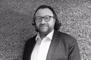 « Pas de trêve estivale pour le président de la FRTP BFC Vincent MARTIN ! Il proposera une conférence de presse le 27 juillet à Dijon sur le poids de la filière des travaux publics face aux enjeux de la transition écologique… ».