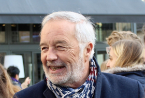 « Il reviendra à François REBSAMEN, maire de Dijon et président de Dijon Métropole de procéder à l’inauguration officielle de la centrale solaire EDF de 15,5 MWc qui va produire de l’électricité pour les besoins de 8 000 habitants le 25 novembre… ».