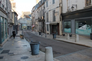 « De nouvelles mesures viennent d’être adoptées en soutien aux TPE/PME de moins de dix salariés qui subissent une fermeture administrative durant le second confinement. La prise en charge des loyers équivaut à une bouffée d’air pur pour les petits commerçants... ».