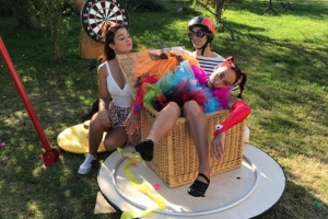 « Du cirque et des sourires avec le spectacle des Acrobates Amoureux ce week-end à Piffonds. A consommer avec plaisir pour retrouver son âme d’enfant… ».