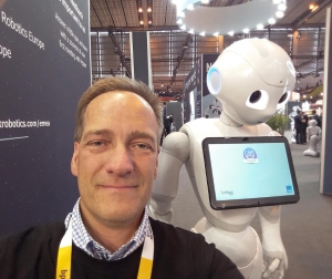 « Des contacts fructueux attendaient le dirigeant de l’agence de communication événementielle CREATIVE COCKTAIL Jérôme CASSEGRAIN au salon VIVATECH à Paris. Le responsable de la start-up de l’Yonne proposera à l’automne un gros événementiel d’envergure nationale sur notre territoire. Avant de s’atteler à un autre dossier d’importance mais qui demeure encore secret défense pour pouvoir l’évoquer…».