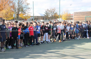 « Une vidéo promotionnelle réalisée par certains élèves sera diffusée en interne et auprès des familles ces jours-ci : l’édition 2025 du cross solidaire du groupe scolaire Saint-Joseph-la-Salle à Auxerre a tenu une nouvelle fois toutes ses promesses sous un beau soleil automnal. Bénéficiaire de cette action : « Maxime + » et son président, Bernard MARTIN, présent avec une bénévole, Sylvaine, heureux d’être aux côtés des jeunes vendredi matin… ».