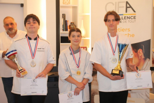 « Deux icaunais, Clément ETERNOT et Hugo FEBVRE, défendront les couleurs de notre territoire lors de la finale régionale du Meilleur Jeune Boulanger 2024, accueilli à Longvic le 11 octobre prochain. Des lauréats félicités par Laurent BISSON, président de l’Union des Boulangers de l’Yonne et Didier CHAPUIS, président du CIFA de l’Yonne… ».