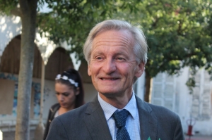 « Guy FEREZ sait désormais qu’il peut compter sur le soutien du parti politique de Franck RIESTER pour briguer un quatrième mandat à l’hôtel de ville à Auxerre. Les instances nationales d’AGIR La droite constructive viennent de confirmer par voie de presse l’investiture accordée au maire sortant… ».