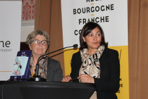 « Le 04 avril dernier, dans l’une des salles de l’hôtel de ville d’Avallon, la présidente de la Région Bourgogne Franche-Comté, Marie-Guite DUFAY et la maire Jamilah HABSAOUI se retrouvaient lors du lancement de l’animation « A Nous de Jouer ». Depuis, les choses ont changé. L’édile de l’Yonne a été suspendu de sa délégation à la ruralité et mise en retrait du groupe politique de la majorité régionale… ».