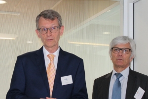 « En juin dernier, Jean-Claude BOUEROUX (à droite) avait eu le plaisir d’accueillir à Auxerre Jean-Yves HAUSSAIRE, directeur général adjoint de la Banque de France et directeur du réseau des Banques de France, à l’occasion de l’inauguration de la nouvelle agence auxerroise, place de l’Arquebuse… ».