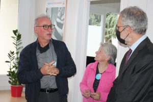 « « L’acte de construire est un acte de soin, attentif à la fraternité, l’âme de la solidarité ». Ainsi s’exprime Bernard DEVERT, président-fondateur et maître à penser d’Habitat et Humanisme, une structure associative qui réchauffe le cœur des oubliés de l’existence et des logements décents…Comme l’a expliqué Roger ROUSSEL, responsable de l’antenne de l’Yonne au préfet Henri PREVOST ».