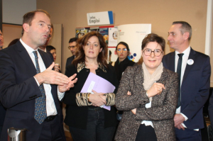 « Le directeur général de France Travail Thibaut GUILLUY a pu échanger avec des demandeurs d’emploi lors de son immersion découverte de l’agence avallonnaise lors d’un premier bilan de l’expérimentation (« réussie ») de la réforme du RSA dans l’Yonne. Il était accompagné, entre autres, de Sonia PATOURET, de Jean-Baptiste LEMOYNE et de Jérôme MARCHAND-ARVIER, délégué général à l’Emploi et à la Formation… ».