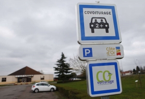  « Une centaine d’aires de covoiturage sera déployée sur l’ensemble de la Bourgogne Franche-Comté afin de booster ce moyen de transport vertueux. Celui-ci favorise la réduction des émissions de CO2 du trafic automobile… ».