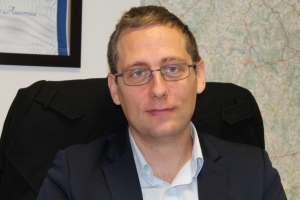 « Semaines chargées pour la succursale de l’Yonne du groupe FORGET FORMATION, l’un des leaders sur le marché du transport et logistique, de la manutention et du management et sécurité. Le nouveau responsable, Benoît DRILLIEN, peaufine un nouveau cycle de dispositifs pédagogiques à mettre en place en 2018 qui vise à répondre avec le plus d’exactitude aux exigences des professionnels… ».