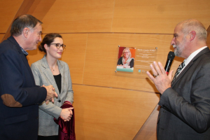 « Le sentiment était son guide. Il lui aura servi de lieu d’esprit et de talent : le sourire éternel de Marie-Louise FORT illuminera désormais via une plaque commémorative inaugurée par les élus communautaires les travaux de la communauté d’agglomération du Grand Sénonais. La place légitime de cette grande dame de la politique régionale…honorée par le président du Grand Sénonais Marc BOTIN et ses proches ».