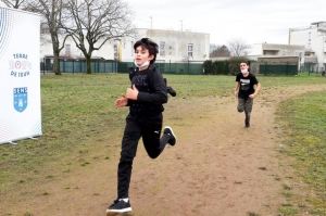 « Les élèves du CM2 de l’école élémentaire Les Champs d’Aloup à Sens ont participé avec enthousiasme au marathon coopératif proposé dans le cadre de la Semaine olympique…Une excellente manière de promouvoir les valeurs de l’olympisme et les futurs Jeux de Paris 2024…».