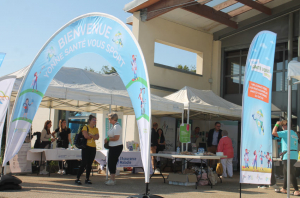 « Un succès qui en appelle d’autres ! Initiée par le DAC 89 (Dispositif d’Appui à la Coordination de l’Yonne) et le Conseil départemental, la première édition de « Yonne Santé Vous Sport » a vu converger à Venoy plus de 250 participants, issus des professionnels de santé et des partenaires des organismes organisateurs de l’évènement… ».
