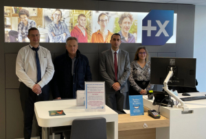 « Les agences de la Banque Populaire de Pont-sur-Yonne et de Villeneuve-la-Guyard font peau neuve, respectant ainsi le cahier des charges du vaste programme de rénovation, « e-nov’agence », lancé sur notre contrée. Un ambitieux projet de 100 millions d’euros réalisés avec le concours des artisans du terroir… ».