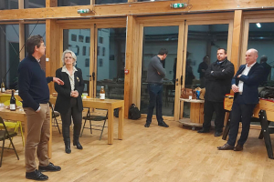 « Le directeur du réseau Entreprendre Bourgogne Arnaud GRAVEL a effectué le déplacement depuis Dijon pour participer à la séance conviviale de ces retrouvailles accueillies chez ULTERIA. Une séance qui a été placée sous le sceau des échanges et du relationnel… ».