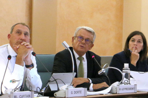 « Patrick GENDRAUD et les conseillers présents ont profité de la venue du Premier ministre dans l’Yonne pour l’alerter sur les risques de désertification médicale dans le département et sur la teneur de la motion votée en session. Jean CASTEX les a écoutés. Reste à savoir s’ils seront entendus… ».