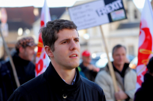 « Premier secrétaire fédéral du Parti Socialiste de l’Yonne, Mani CAMBEFORT, suivi par le bureau départemental, a choisi de déposer le bulletin Emmanuel MACRON dans les urnes le 24 avril. Un vote de responsabilité qui ne vaut pas soutien à la politique du chef de l’Etat… ».