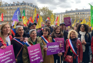 « Alors que le parti Europe Ecologie Les Verts se cherche un successeur après les déboires juridiques de Julien BAYOU, la véhémence de certaines propositions des élus écologistes à Grenoble, à Lyon comme à Bordeaux irrite au plus haut niveau les citoyens en besoin de libertés… ».