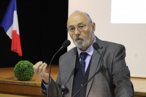  « Président de l’Association de formation des élus de PUISAYE-FORTERRE et animateur des fameux « Entretiens de CHAMPIGNELLES », Jacques GILET, édile de cette localité, conduira la délégation des élus de cette contrée occidentale de l’Yonne du 04 au 07 novembre en Roumanie. La découverte du fonctionnement territorial de ce pays des Balkans, à quelques mois de son échéance présidentielle, étayera les réflexions des élus de l’Yonne participants au voyage… ».